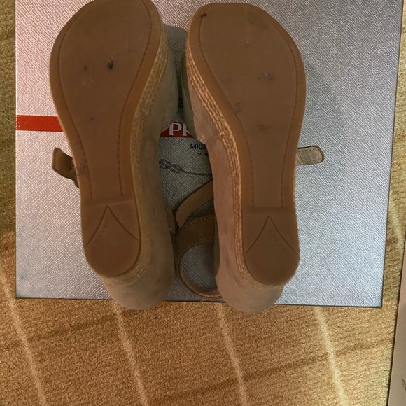 Prada tan suede platform wedge sandal - Picture 3 of 3